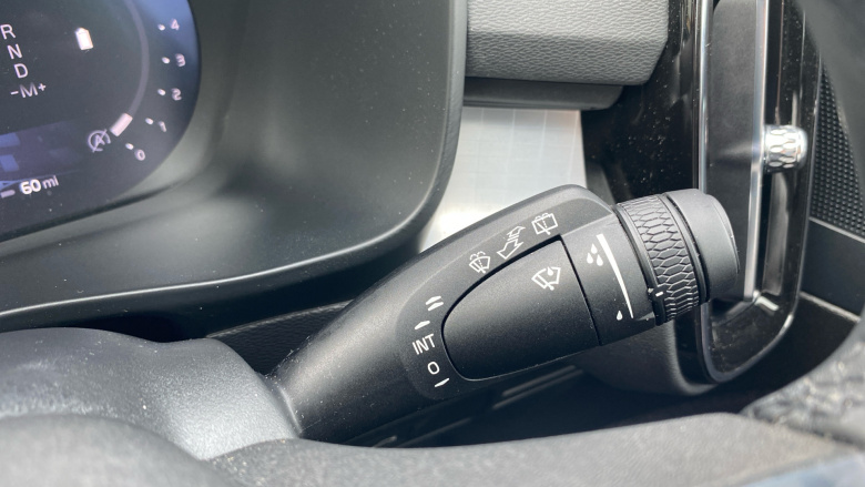 Volvo XC40 2.0 B3P Plus Black Edition 5dr Auto Petrol Estate